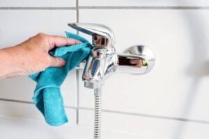 10 errores más comunes al limpiar el baño