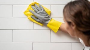 limpiar paredes de la cocina y el baño